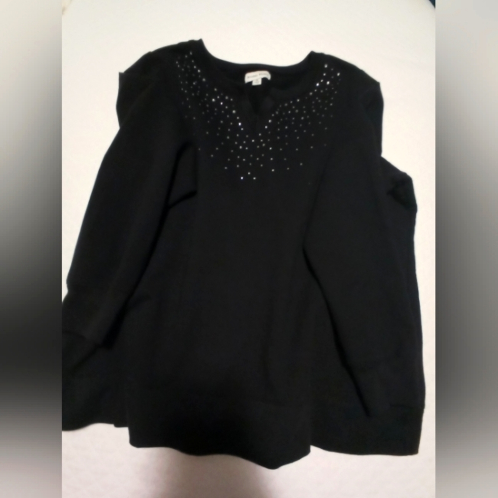 Studio works women black top XL.